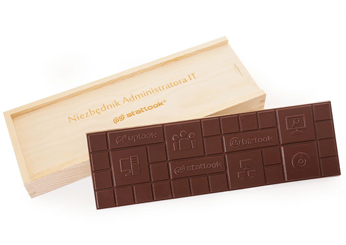 Czekolada reklamowa w eleganckim, naturalnym drewnianym pudełku z nadrukiem laserowym