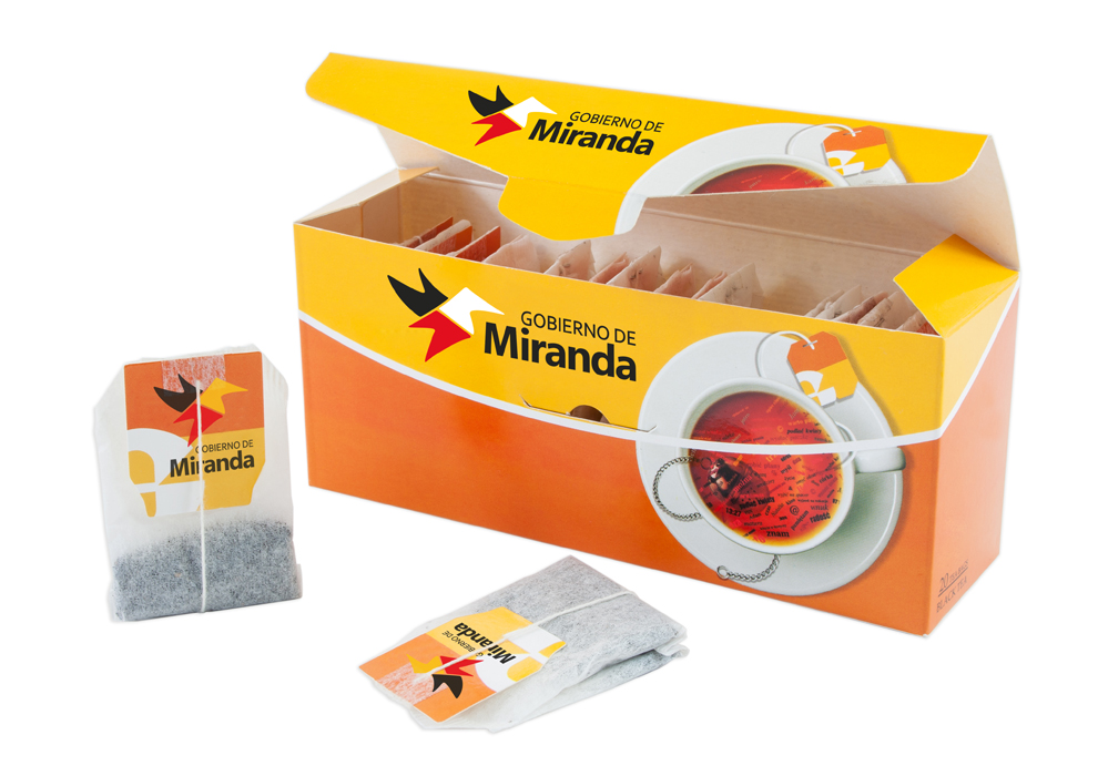 Zestaw 20 herbat Lipton z zawieszkami z logo firmy w kartonowym opakowaniu reklamowym