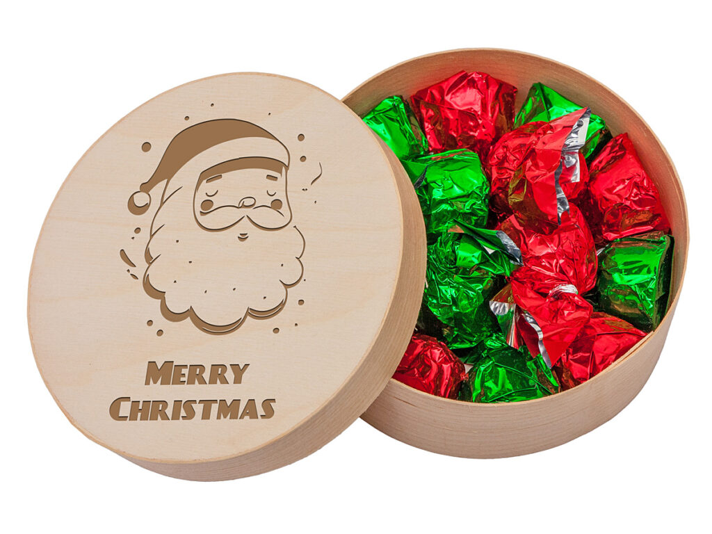 Świąteczny zestaw firmowy – 14 kolorowych pralin w opakowaniu z drewna z personalizacją na wieczku