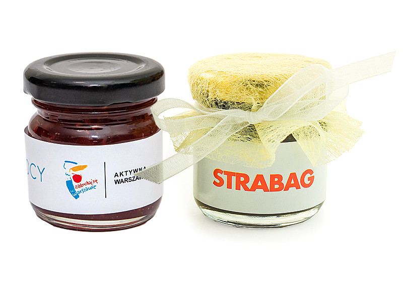 Reklamowy słoiczek z konfiturą ozdobiony kokardką