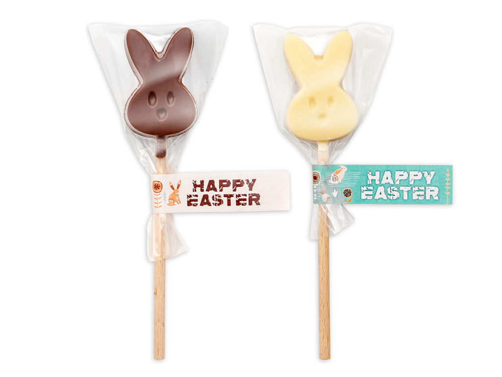 Personalizowany lizak z zajączkiem zapakowany w przezroczystą folię